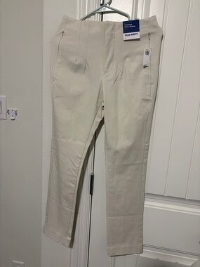 Old Navy Women’s Slim Tapered Pants in Light Khaki